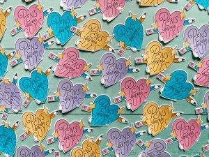Sticker »Pens before Guys»