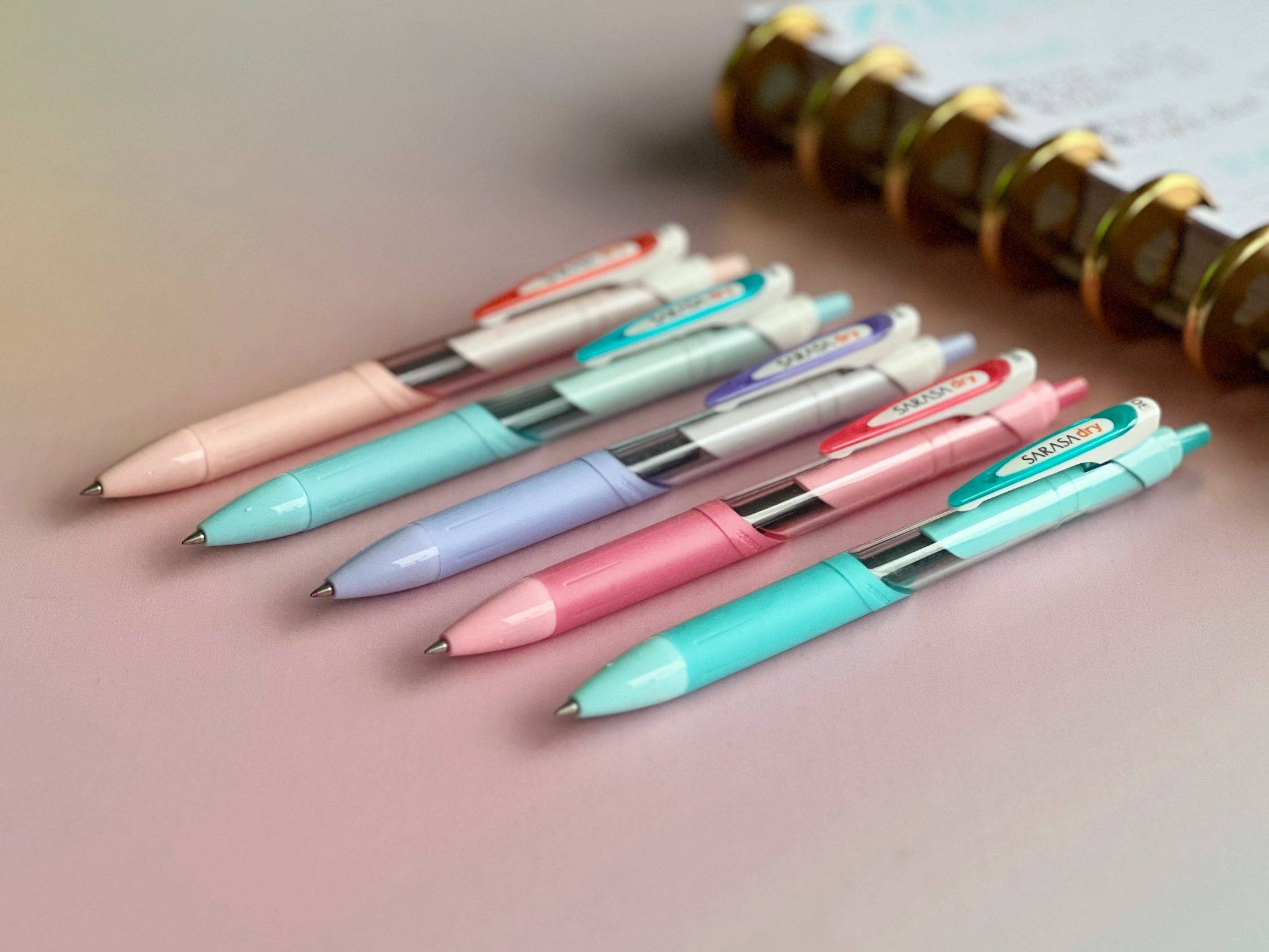 Zebra Sarasa Penne A Punta Porosa – Confezione Da 8 Colori Assortiti, Inchiostro Resistente All'Acqua