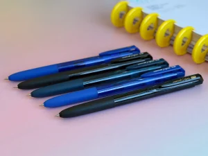 Uni-ball Signo RT1