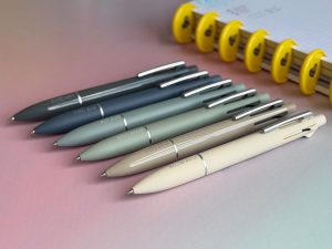 Uni Jetstream 4&1 Lite Touch Ink